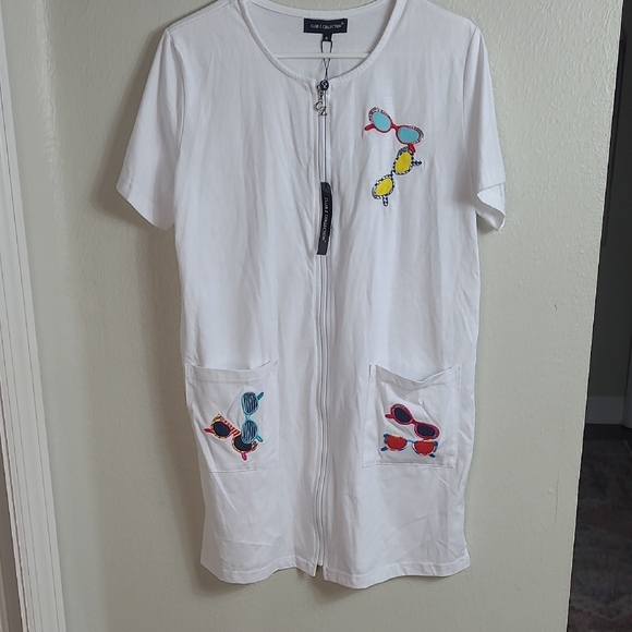 Chico's Other - Club Z Collection White Zip Front Tunic with Sunglass Embroidery Beach Wear Smal